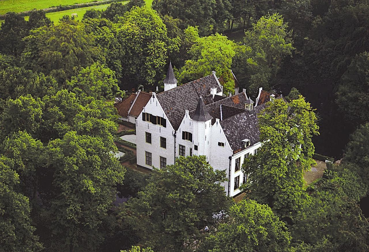 Het Kasteel Van Rhoon Het Koetshuys Bed & Breakfast Exterior photo