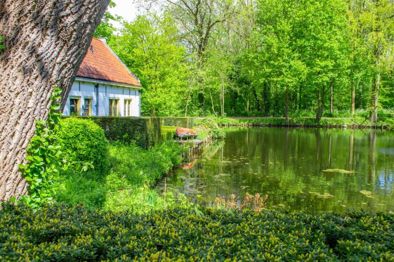 Het Kasteel Van Rhoon Het Koetshuys Bed & Breakfast Exterior photo